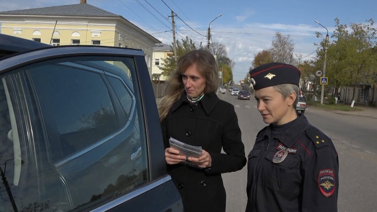 Обязан ли водитель предъявлять документы сотруднику полиции не являющимся  инспектором ГИБДД. | Автоюрист. Всё о ДПС. | Дзен