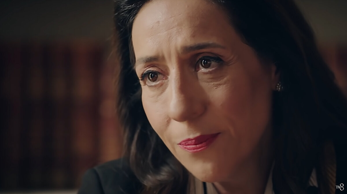 кадр из сериала "Красная комната"