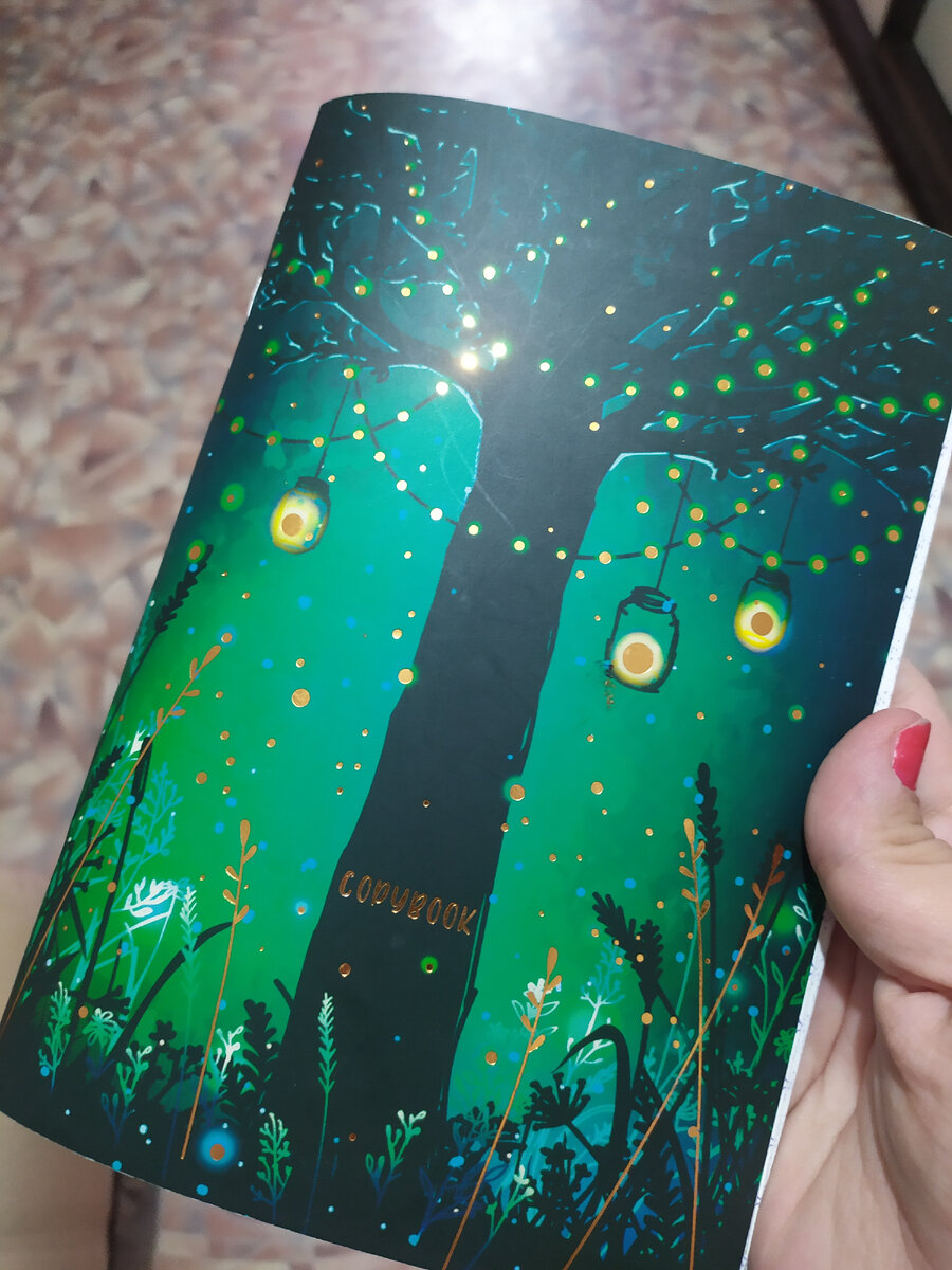 Я вот решила хорошие моменты беременности записывать и вклеивать фото для дочки, чтобы ей было читать интереснее о себе маленькой. 