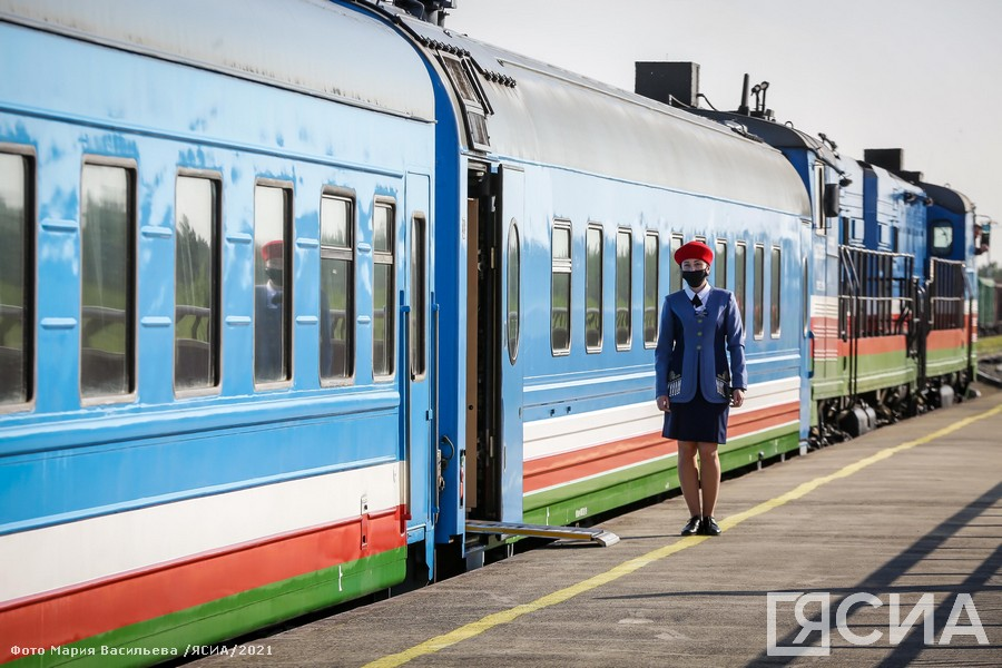 Поезд Нижний Бестях - Тында с прицепными вагонами до Владивостока, фото https://ysia.ru/, автор Мария Васильева