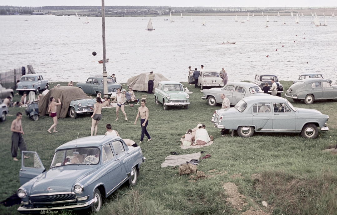 Зона отдыха на Клязьминском водохранилище в Подмосковье (1963 год)