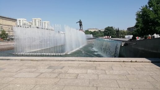 фонтаны на метро Московская Санкт Петербурга