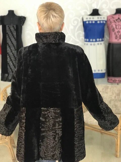 Расширение полупальто из мутона и каракуля-каракульчи. Ателье Ирины Берзиной.
