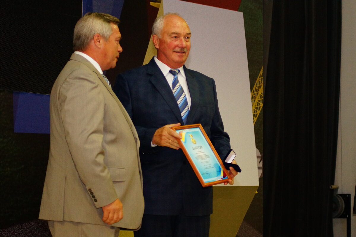 Союз строителей ростовской. Союз строителей ростовской. Подгоренский цементник воронежская область. Союз строителей ростовской. Европартнер лого.