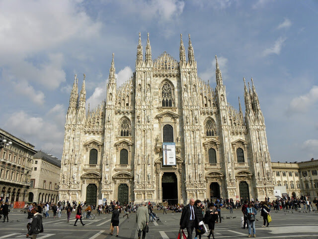 [caption id="attachment_5348" align="aligncenter" width="640"] фото: Знаменитый Миланский Дуомо - визитная карточка города[/caption]