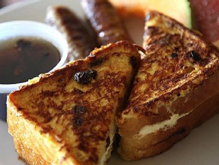 Хлеб с тимьяном. Жареный хлеб. Что можно сделать из черного хлеба. Гренки ржаные дон крутон. Что можно сделать из черного хлеба.