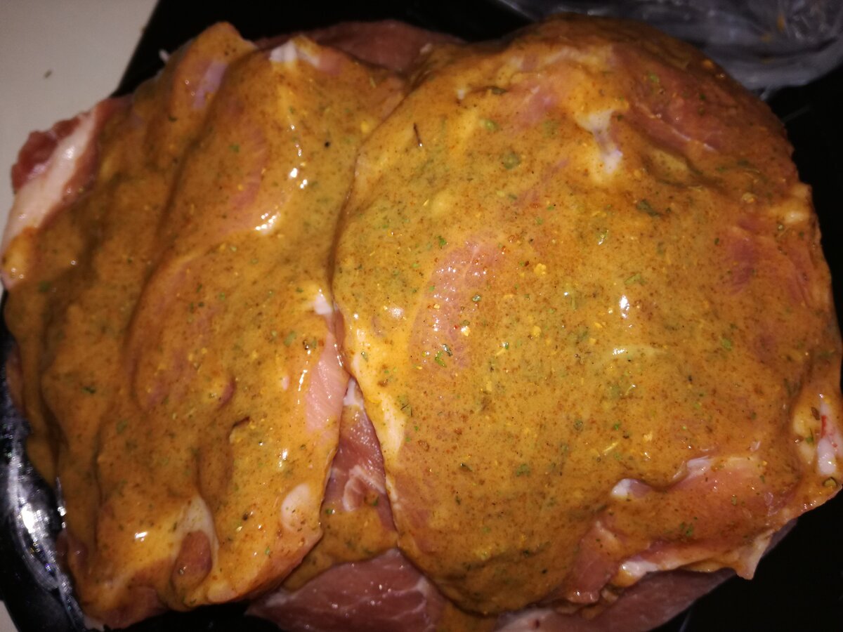 Предлагаю вам самый быстрый рецепт маринада для мяса, при котором мясо получается сочным и вкусным.