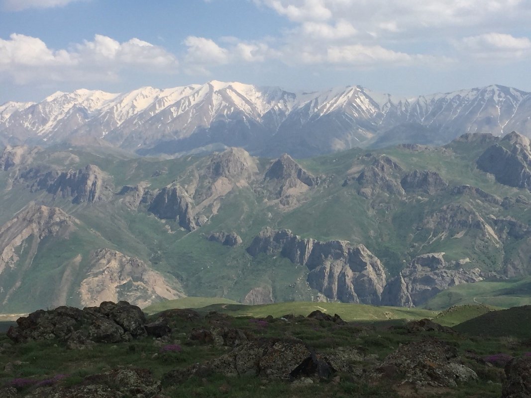 Руины горы дамаванд. Damavand Peak.