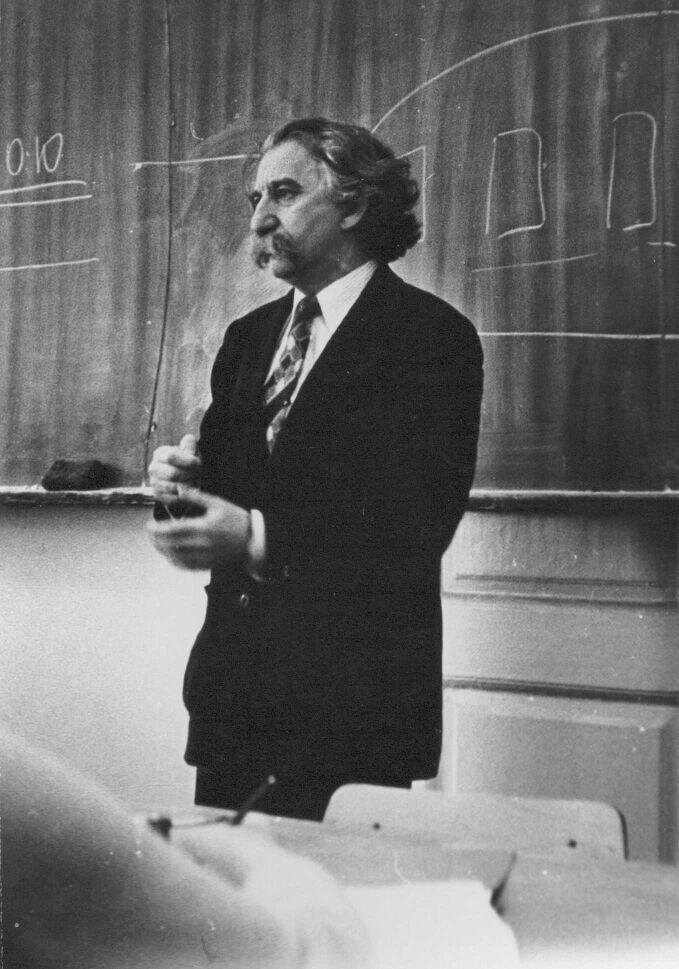 Юрий Михайлович Лотман