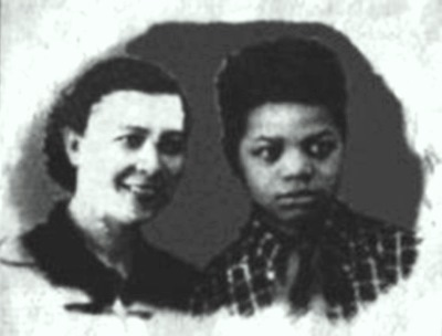 Толя с мамой. Фото kino-teatr.ru