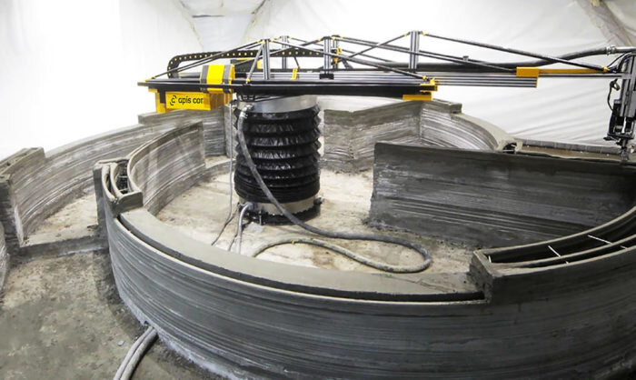 3D-принтер в процессе.