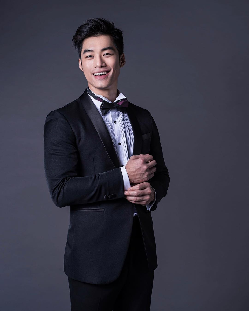 Mr international. Mister International 2019. Мистер ваншунбек. Мистер красоты 2019. Mister International Korea 2019.