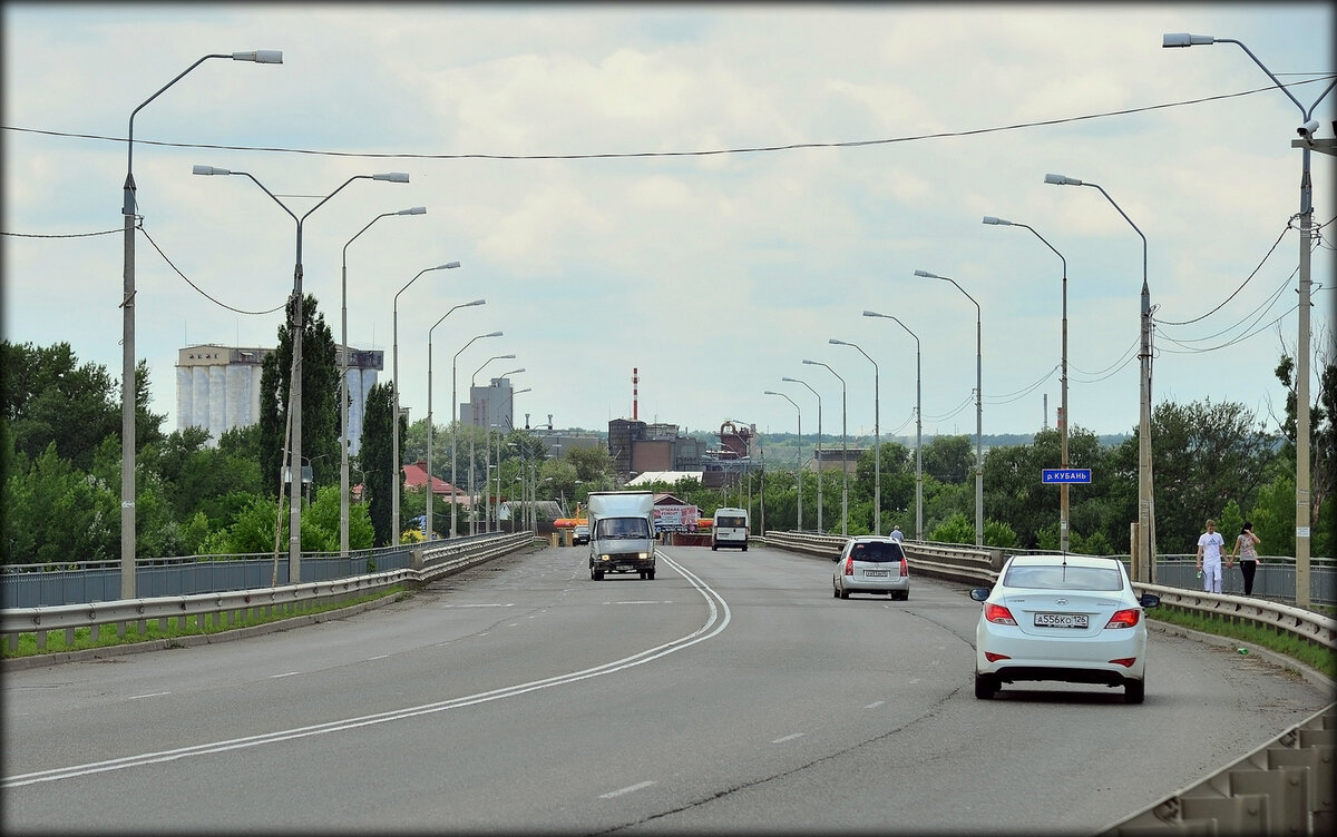 веб камера. камеры г ставрополь. камеры видеонаблюдения уфсб лампочки. шпаковская доваторцев ставрополь. перекресток 45 параллель 50 лет влксм.