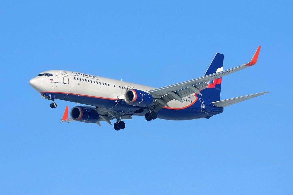  Хорошая погода, комфортная температура и снег, подсвечивающий брюхо.
Снова в обед стали ставить редкие у нас 737 нацпера. Субботний гость - VP-BMI - Aeroflot - Russian Airlines - Boeing 737-8MC(WL) /2017/ "А. Даргомыжский"

