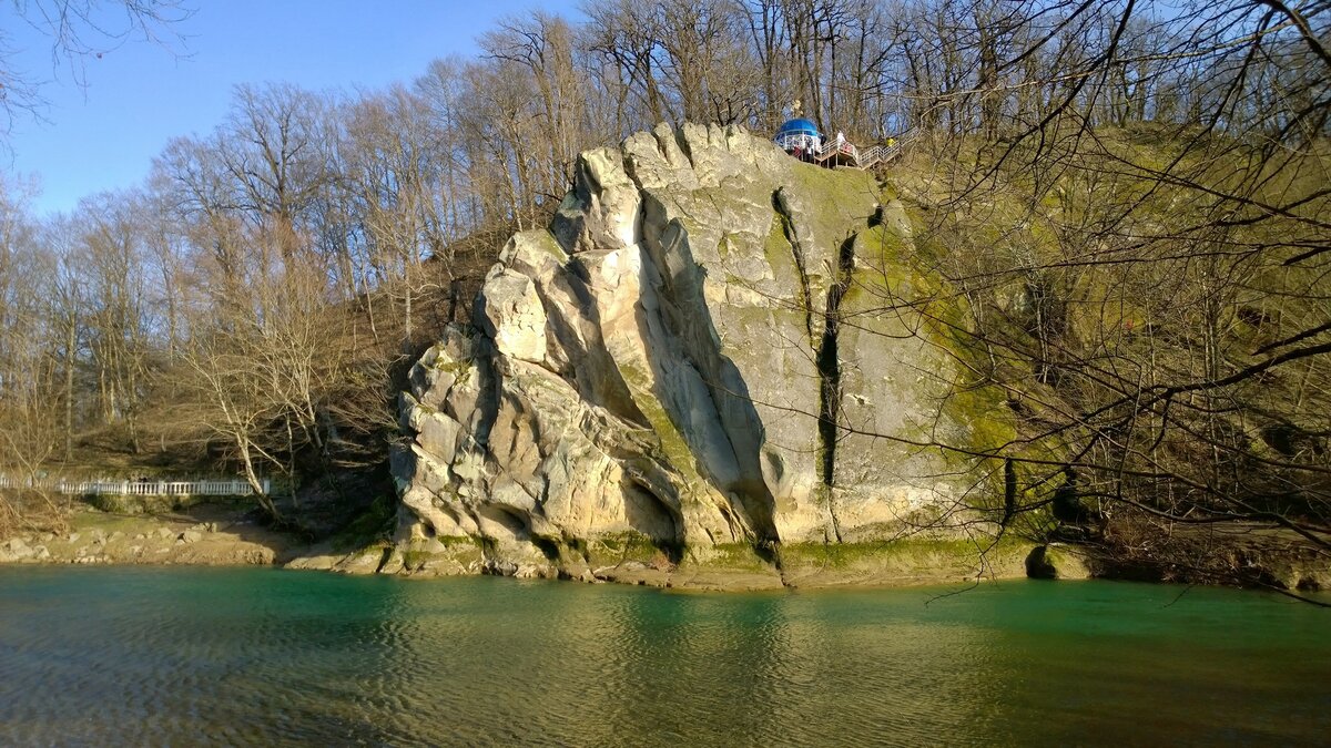 Горячий ключ в мае фото