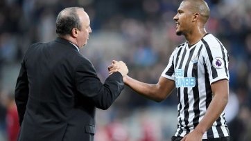 В прошлом году «Ньюкасл Юнайтед» объявил об аренде Саломона Рондона. Новость эта особо фанатов не порадовала, ведь речь о нападающем, который даже в роли лидера «Вест Брома» особо не забивал. 
