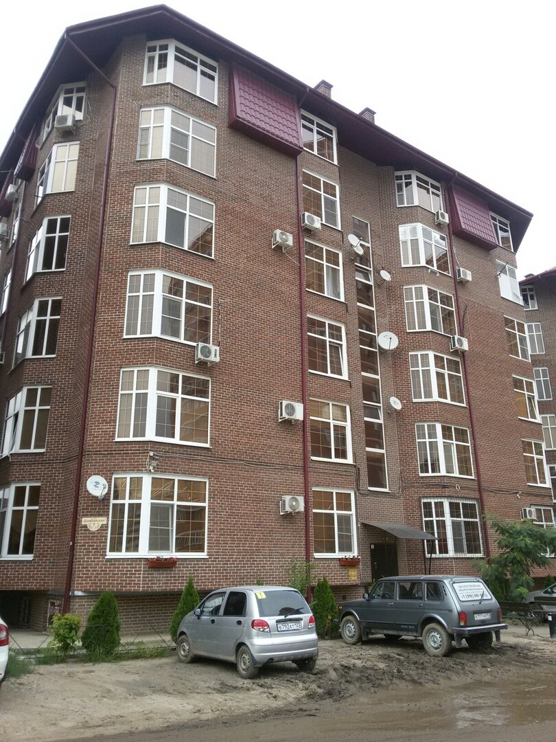 Краснодар. ул. Домбайская 7. Фото от Квартирная галерея