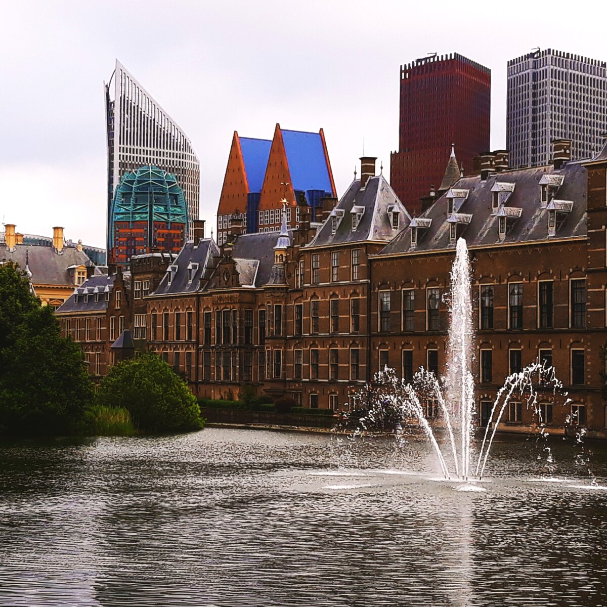 Дворцовый комплекс Биненхоф. Резиденция премьер-министра и парламент Нидерландов