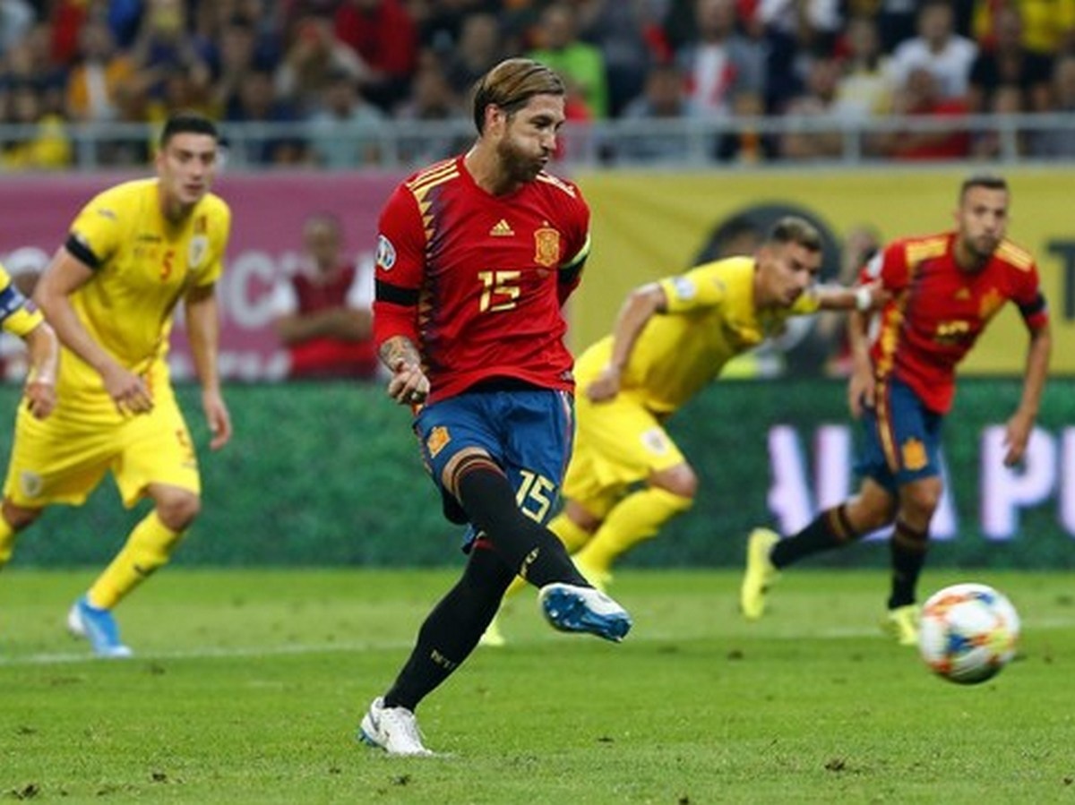 Серхио Рамос забивает очередной гол в Отборе на Евро-2020