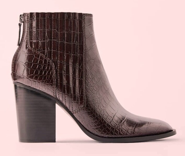 Ботинки с молнией сзади