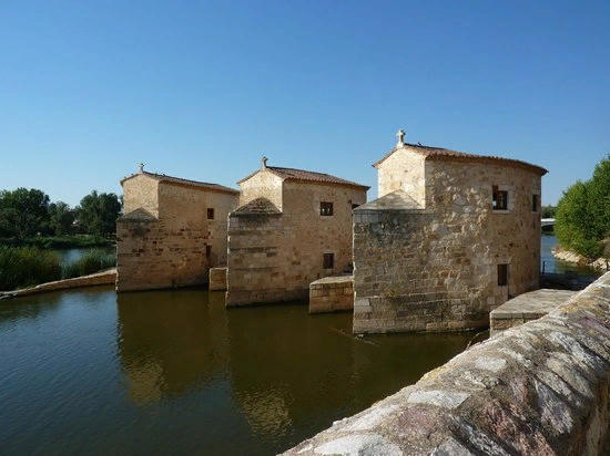 Каменные мельницы