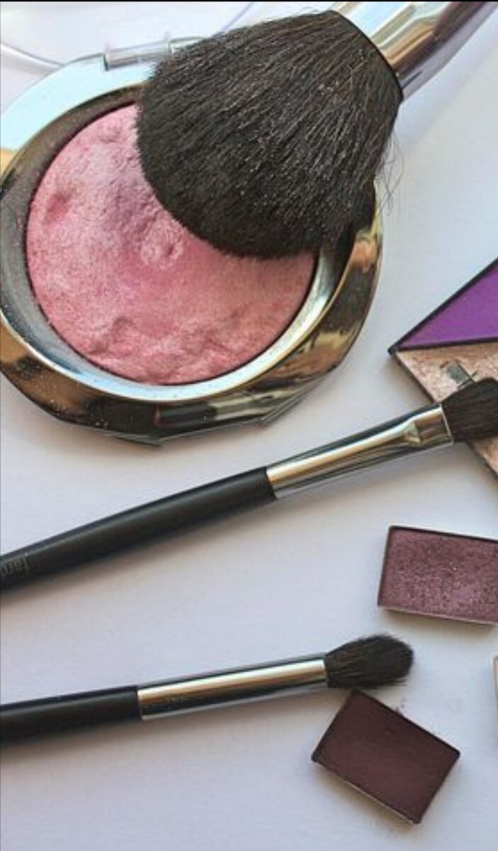 Source: https://pixabay.com/ru/photos/%D0%BA%D0%BE%D1%81%D0%BC%D0%B5%D1%82%D0%B8%D0%BA%D0%B0-%D0%BC%D0%B0%D0%BA%D0%B8%D1%8F%D0%B6-%D1%82%D0%B5%D0%BD%D0%B8-%D1%80%D1%83%D0%BC%D1%8F%D0%BD%D0%B0-%D0%BA%D0%B8%D1%81%D1%82%D1%8C-3587349/