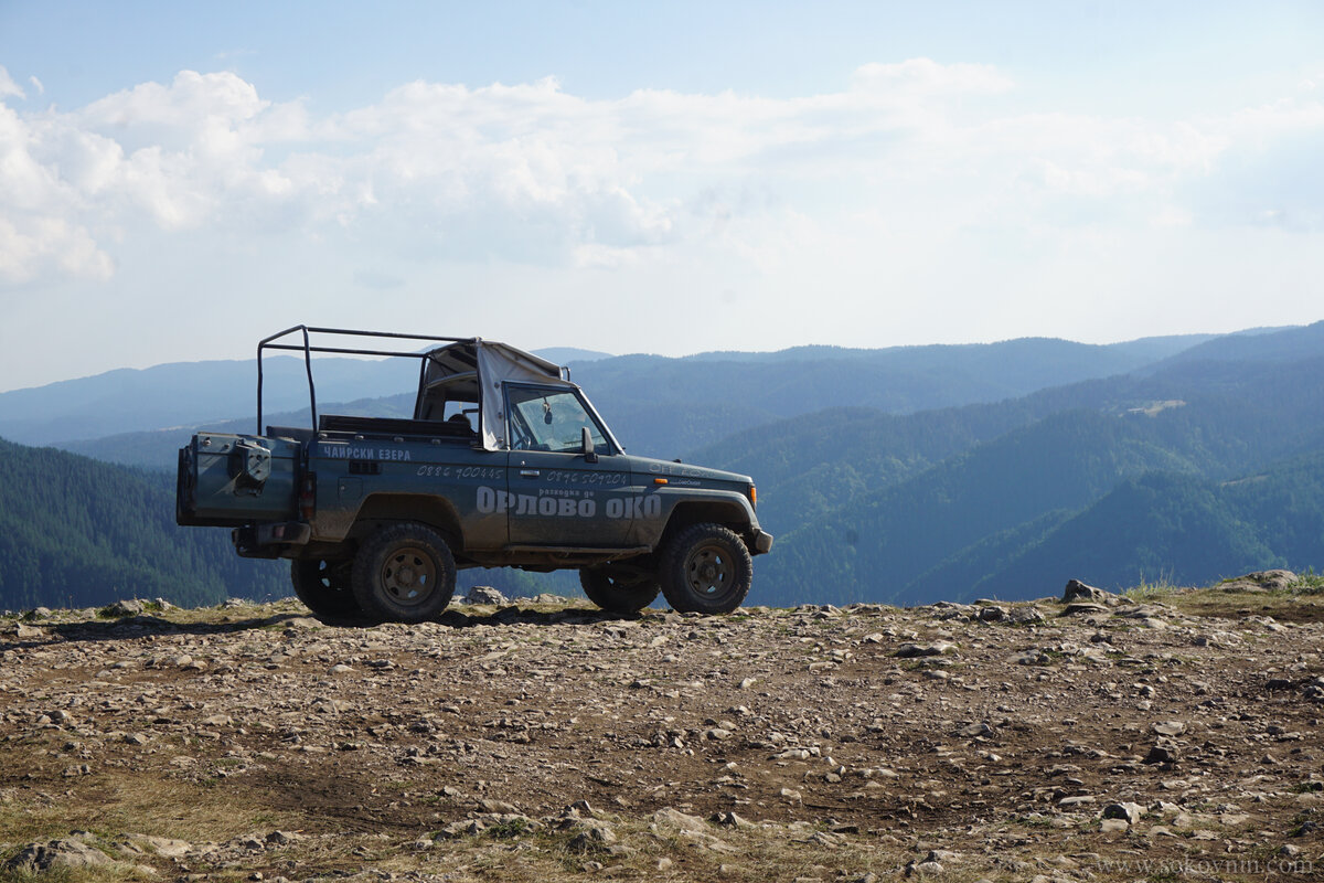 Джип, который возит туристов до Орлова Ока
