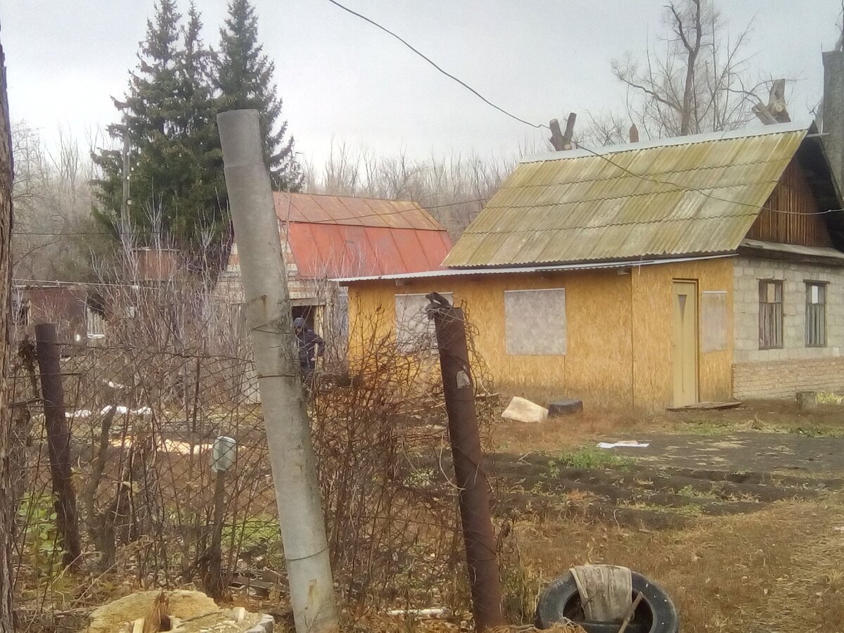 Часть забора я убрал и вот он проход с одного участка на другой, личное фото