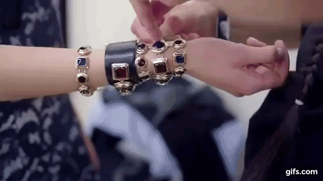 Отрывок видео с показа CHANEL Cruise 2020. Источник официальный youtube-канал Дома  CHANEL