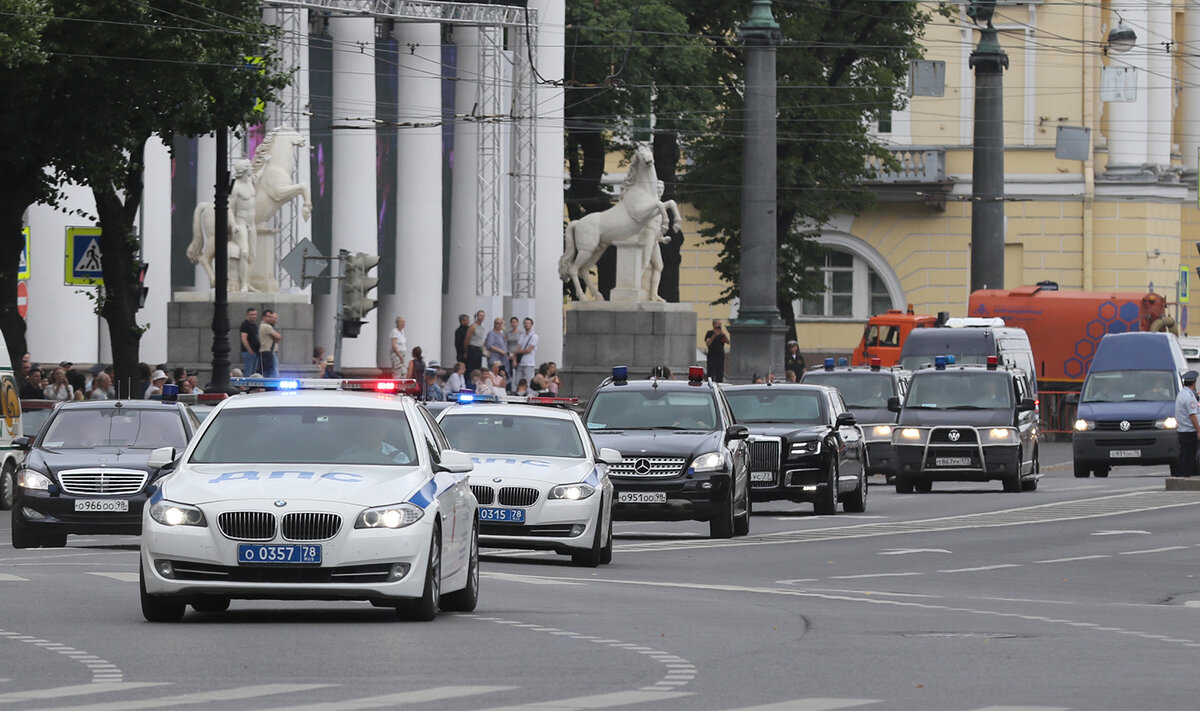 Кортеж Президента России в Санкт-Петербурге | ФотоОхота на автомобили | Дзен