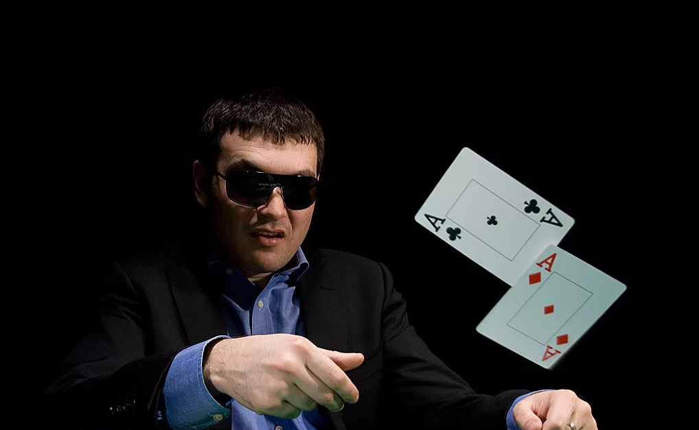 Покер. Игрок в казино. Игрок в Покер.