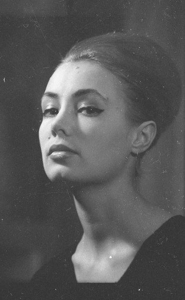 Лена Осекина, манекенщица Дома моделей
Майя Окушко, 1959 год, МАММ/МДФ.
