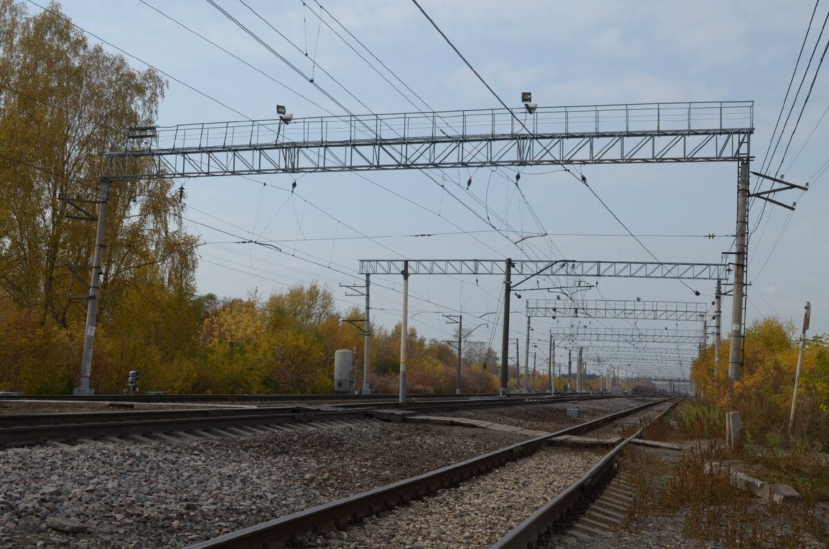 Общий план. Вид в сторону платформы станции Шатура и Куровской. 