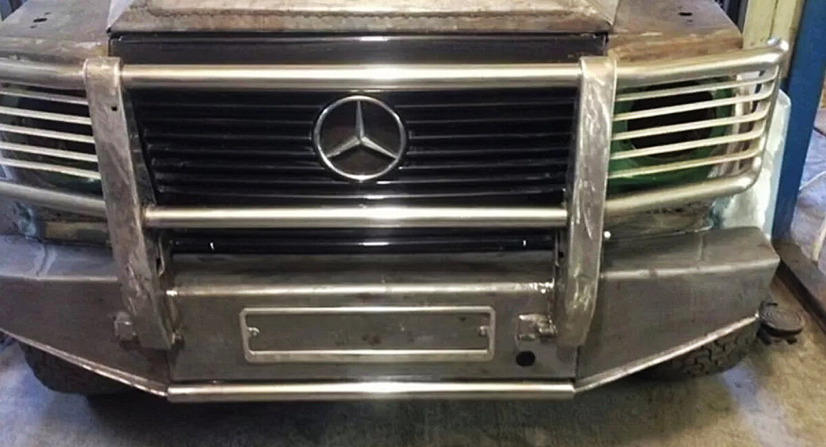 Передок похож на тот, что у Гелендваген