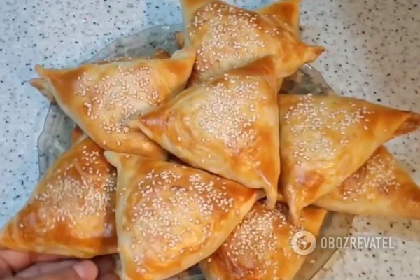 Самса с тыквой и луком готова