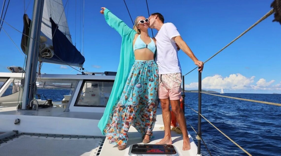 Instagram / parishilton