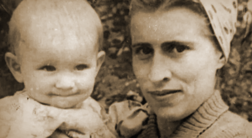 Антонина Макарова с ребёнком