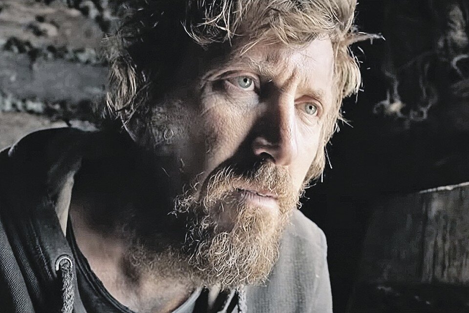     Во втором сезоне герои-мужчины сплошь бородаты. И это неспроста... (Кирилл Кяро в образе Сергея.) Фото: Кадр из фильма