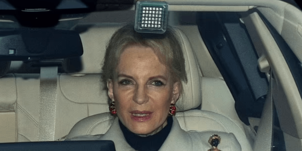 Кристина с брошью блэкамур. Фото: Getty Images