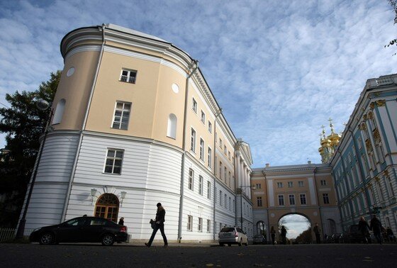    Здание Императорского Царскосельского лицея в в Царском селе