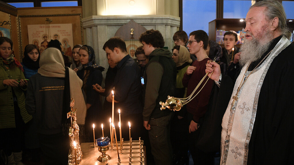 Заупокойная панихида. Заупокойная панихида. Отпевание отца андрея алешина на кипре(храм всех святых). Отпевание прот. Поминальная служба в церкви.