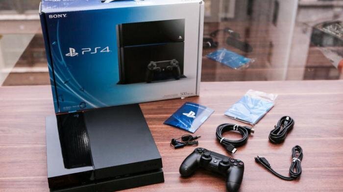 Все, что идет в комплекте вместе с PlayStation 4