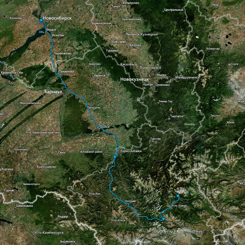 Общая протяженность 850 километров в одну сторону. Из них 750 километров идеального асфальта, 70 километров грунтовых дорог и 30 километров легкого бездорожья включая горный перевал Кату-Ярык. В пути без спешки и суеты — два дня в одну сторону. Две ночевки в отелях, одна на турбазе Кату-Ярык.

