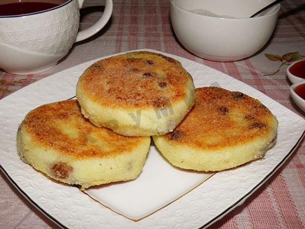 Сырники с изюмом