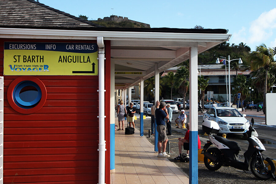 3. Билеты лучше заранее забронировать через интернет или по телефону. Ну или же, если повезет, купить на месте перед отплытием. Нам — повезло  