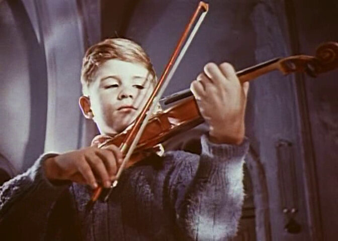Кадр из художественного фильма "Каток и скрипка" (1960)