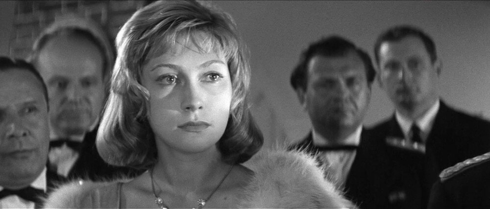 фото из публичного доступа интернет  ИРина МИрошниченко  - хорошенькая, аристократичная