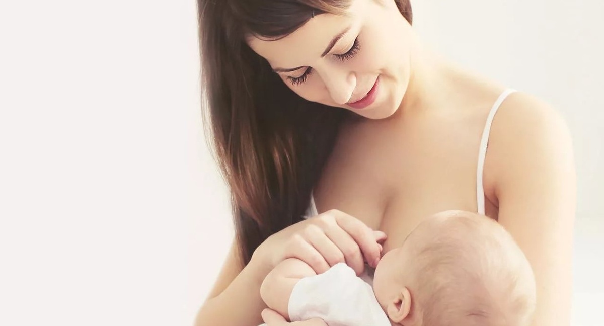 Как правильно спать при грудном вскармливание.