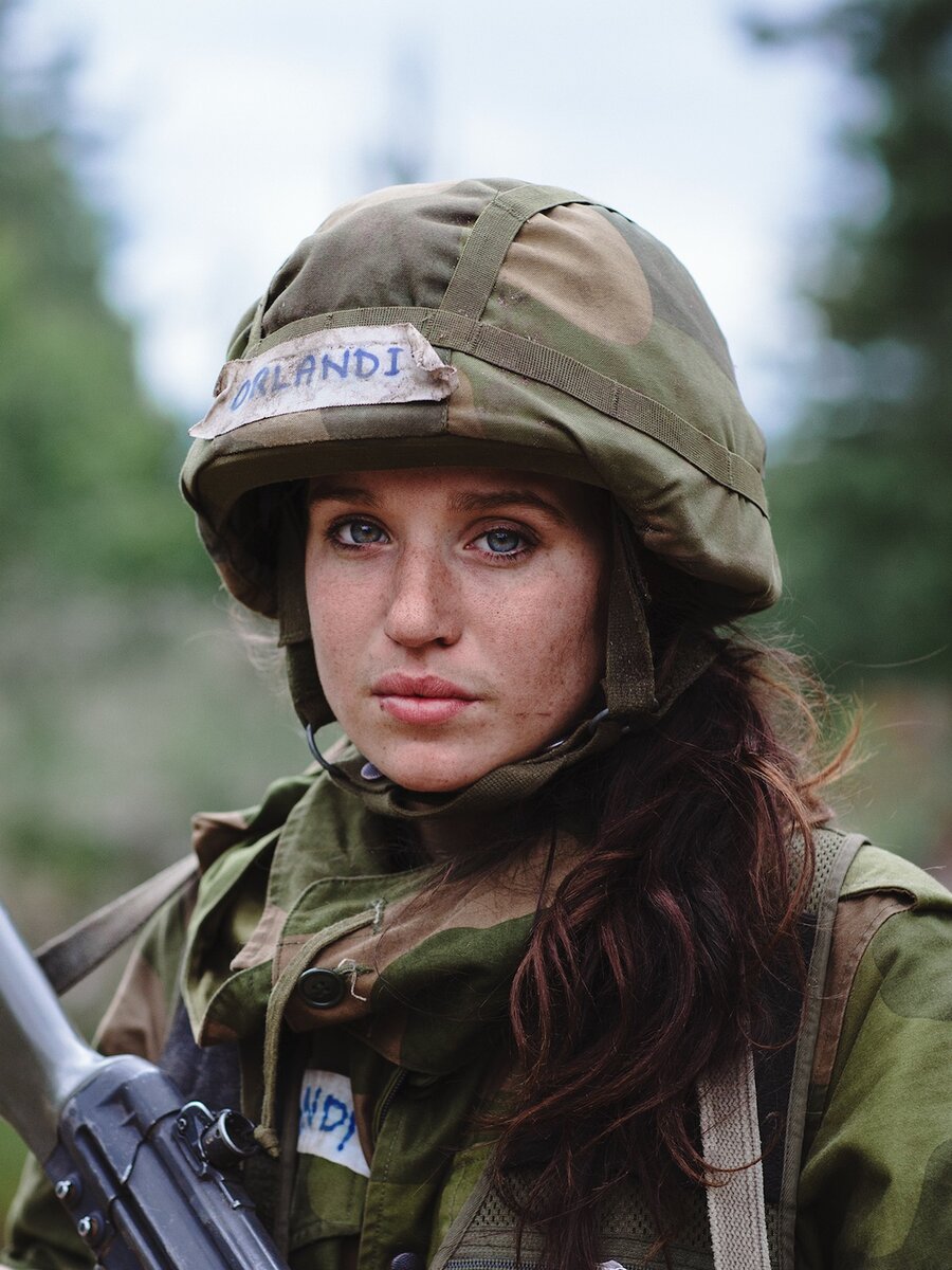 Армейская женщина. Девушки военные. Девушка солдат. Красивые женщины военнослужащие. Американская женщина-солдат.