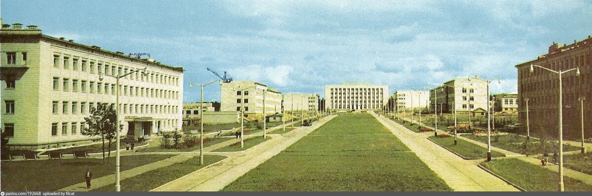 Университетский проспект (сейчас пр-т Коптюга), ИЯФ, 1960-е гг. (фото из интернета)